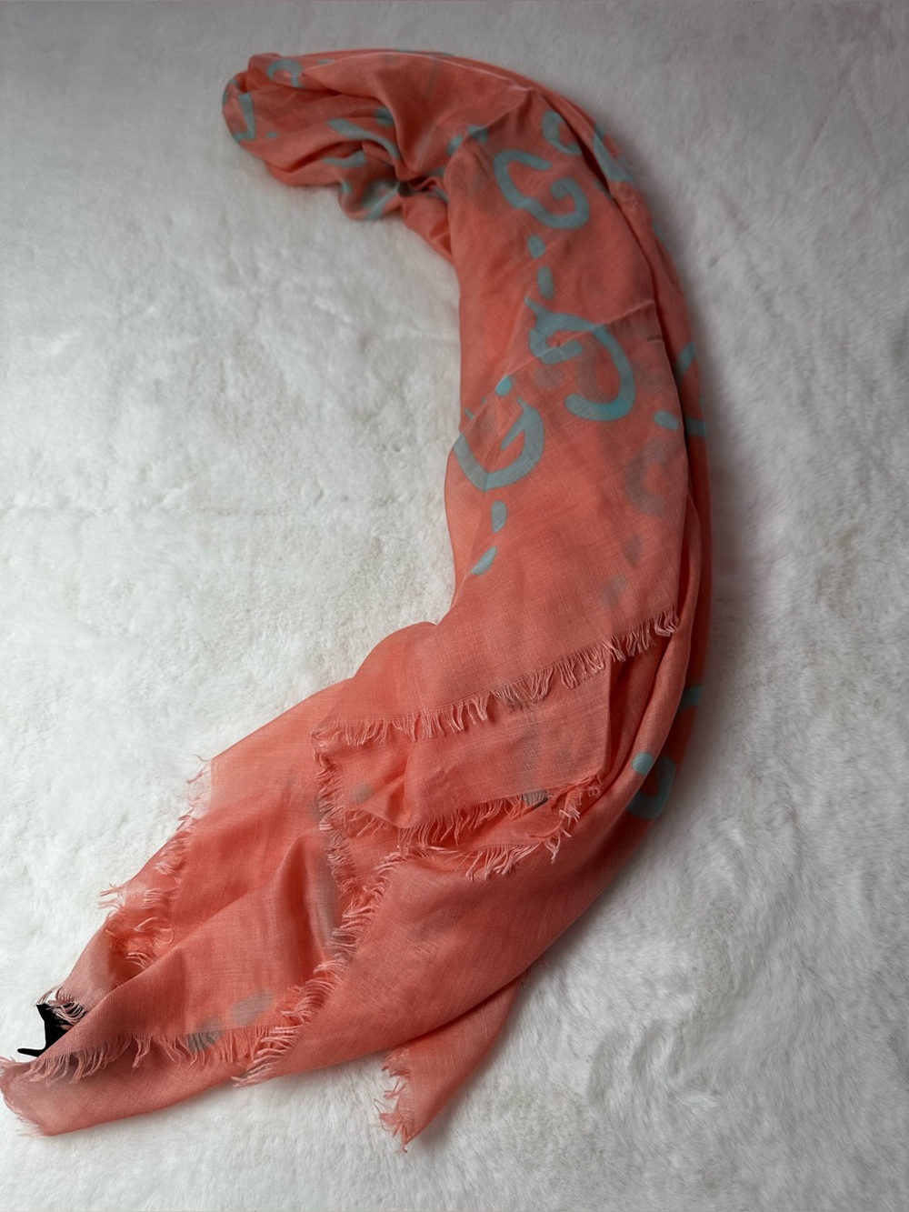 Gucci Coral Scarf with Light Blue Logo Motif - Picture 12 of 13